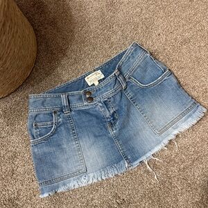 Vintage Y2K Abercrombie and Fitch Denim Jean Mini Skirt Size 2 Stretch Frayed